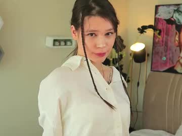 Snowkaya Chaturbate stream image from June 13, 2025