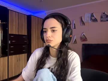 Synnoveballe Chaturbate stream image from June 13, 2025