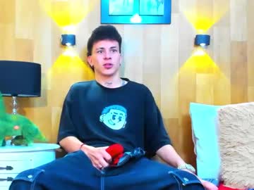Izaan_Wolters Chaturbate stream image from June 13, 2025