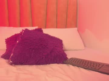Loly_Petitte1 Chaturbate stream image from June 13, 2025