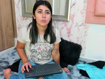Skarlet04 Chaturbate stream image from June 13, 2025