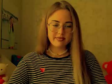 Luxie_Queen Chaturbate stream image from June 13, 2025