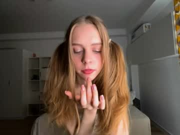 Quennacolbourne Chaturbate stream image from June 13, 2025
