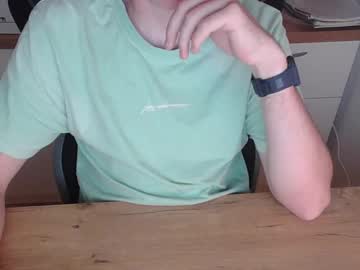 Junk2711 Chaturbate stream image from June 13, 2025