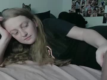Roseburn Chaturbate stream image from June 13, 2025