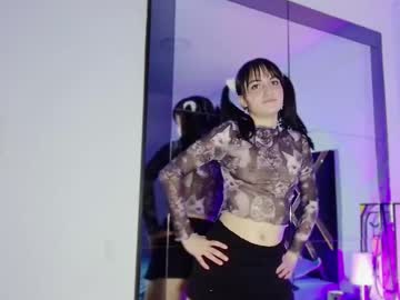 Lolayun Chaturbate stream image from June 13, 2025