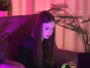 Roxynoirr Chaturbate stream image from June 14, 2025