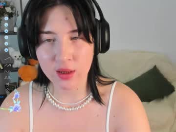 Karendemeow Chaturbate stream image from June 14, 2025