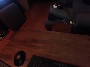 Lilpapi2 Chaturbate stream image from June 14, 2025