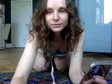 Magic_Mini_Moon Chaturbate stream image from June 14, 2025