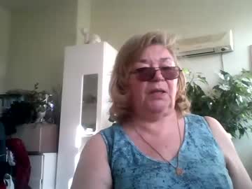 Flowerlover8 Chaturbate stream image from June 14, 2025