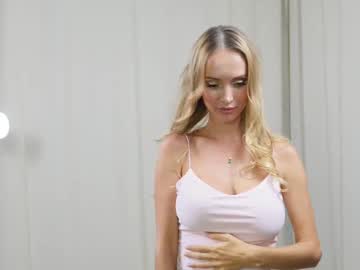 Vixengold Chaturbate stream image from June 14, 2025