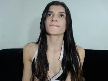 Honey_Darcy Chaturbate stream image from June 14, 2025