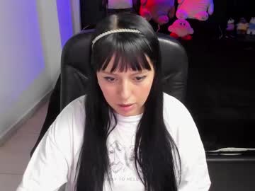 Queenpurple__ Chaturbate stream image from June 14, 2025