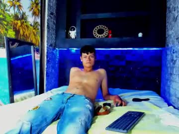 Richardfox25 Chaturbate stream image from June 14, 2025