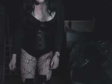 Molly_Crow Chaturbate stream image from June 14, 2025