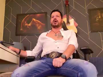 Aaronbomer Chaturbate stream image from June 15, 2025