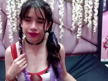 Luxuri69 Chaturbate stream image from June 15, 2025