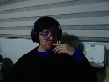 Powerfulzeus2 Chaturbate stream image from June 15, 2025