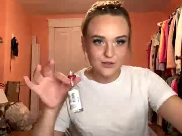 Honeydrippinbunny Chaturbate stream image from June 15, 2025