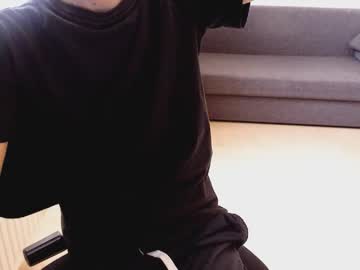 Berillymoon Chaturbate stream image from June 15, 2025