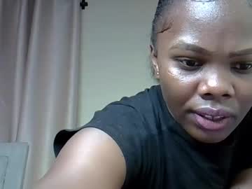 Sexxybitche Chaturbate stream image from June 15, 2025