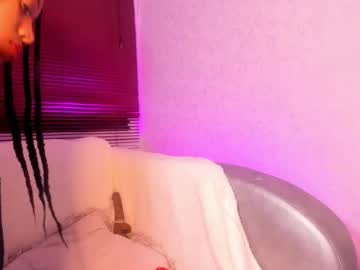Nathalyleen Chaturbate stream image from June 15, 2025