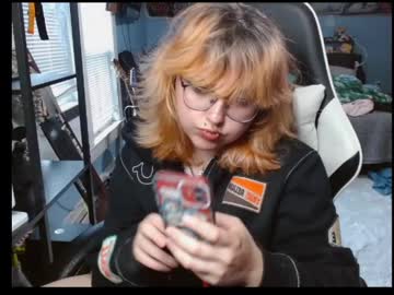 Cherryslushiez Chaturbate stream image from June 15, 2025