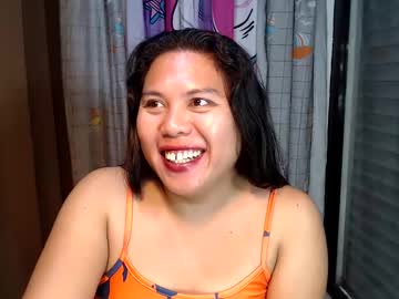 Nylecummer Chaturbate stream image from June 15, 2025