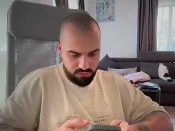 Andrewkng Chaturbate stream image from June 16, 2025