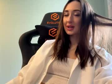 Shelleygell Chaturbate stream image from June 16, 2025