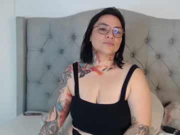 Izabellasweet Chaturbate stream image from June 16, 2025