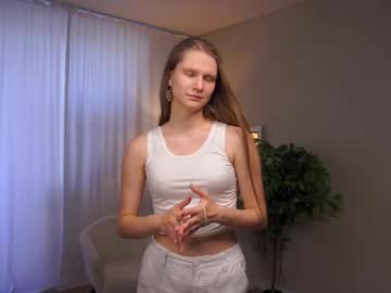 Oraeyre Chaturbate stream image from June 16, 2025