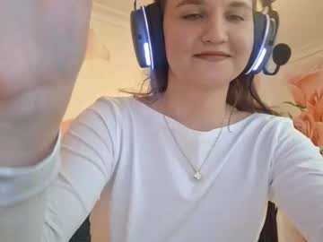 Aislyfootman Chaturbate stream image from June 16, 2025