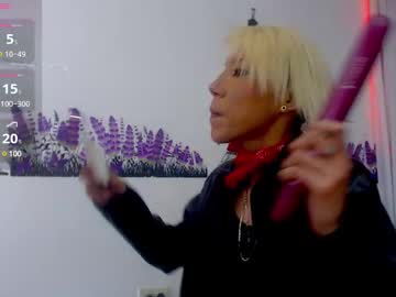 Izzy__Grey Chaturbate stream image from June 16, 2025