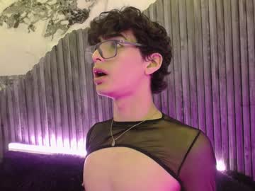 Santi_Foxs Chaturbate stream image from June 16, 2025
