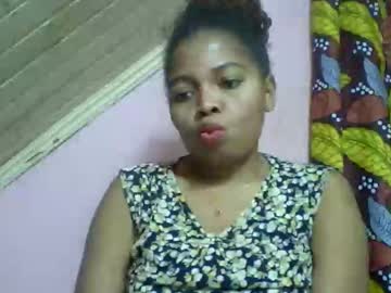 Edwige007 Chaturbate stream image from June 16, 2025