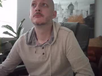 Mramccray Chaturbate stream image from June 16, 2025