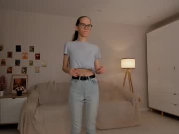 Lynettebails stream image from June 16, 2025