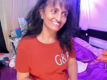 Pillymature Chaturbate stream image from June 16, 2025