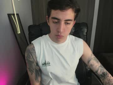 Kissme_Imfamous Chaturbate stream image from June 16, 2025