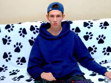 Lester_Broo Chaturbate stream image from June 16, 2025