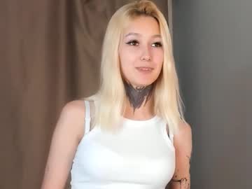 Cwendarlington Chaturbate stream image from June 16, 2025