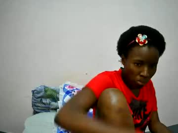 Petitetasha Chaturbate stream image from June 16, 2025