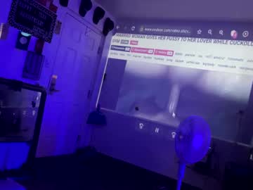 Lowkey702 Chaturbate stream image from June 16, 2025
