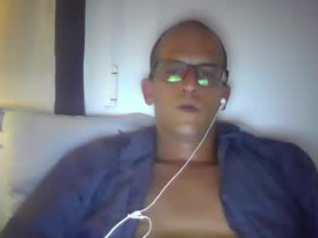 Bofber Chaturbate stream image from June 17, 2025