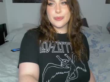 Haylihaze Chaturbate stream image from June 17, 2025
