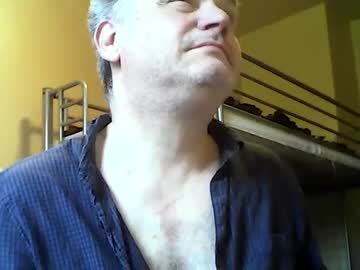 Englishguysurrey Chaturbate stream image from June 17, 2025