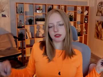 Lunawiinters Chaturbate stream image from June 17, 2025