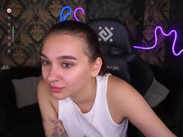 Urmuseon Chaturbate stream image from June 17, 2025